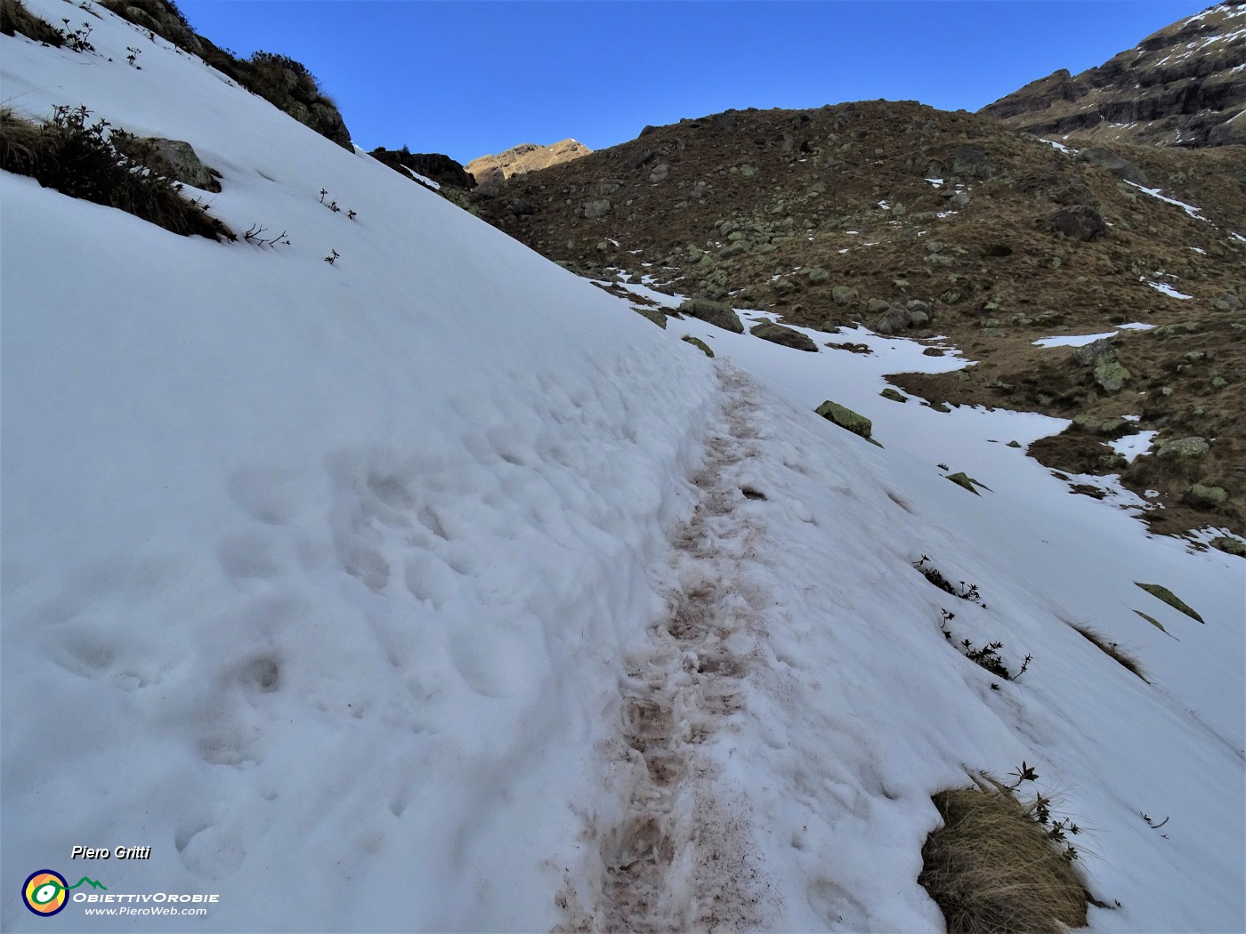 47 In traverso pestando neve.JPG